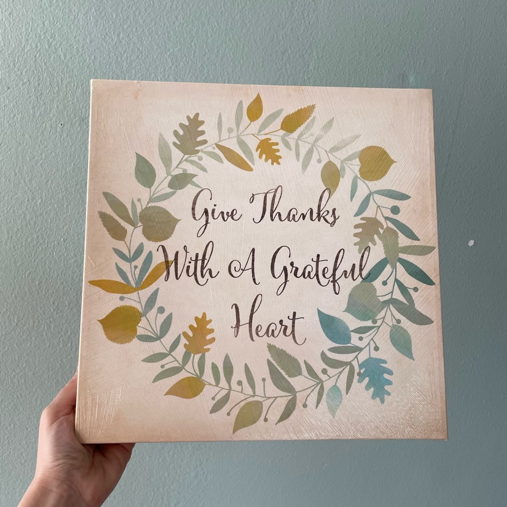 ♦️5/$15♦️“Give Thanks with a Grateful Heart” Canvas Wrapped Frame Picture